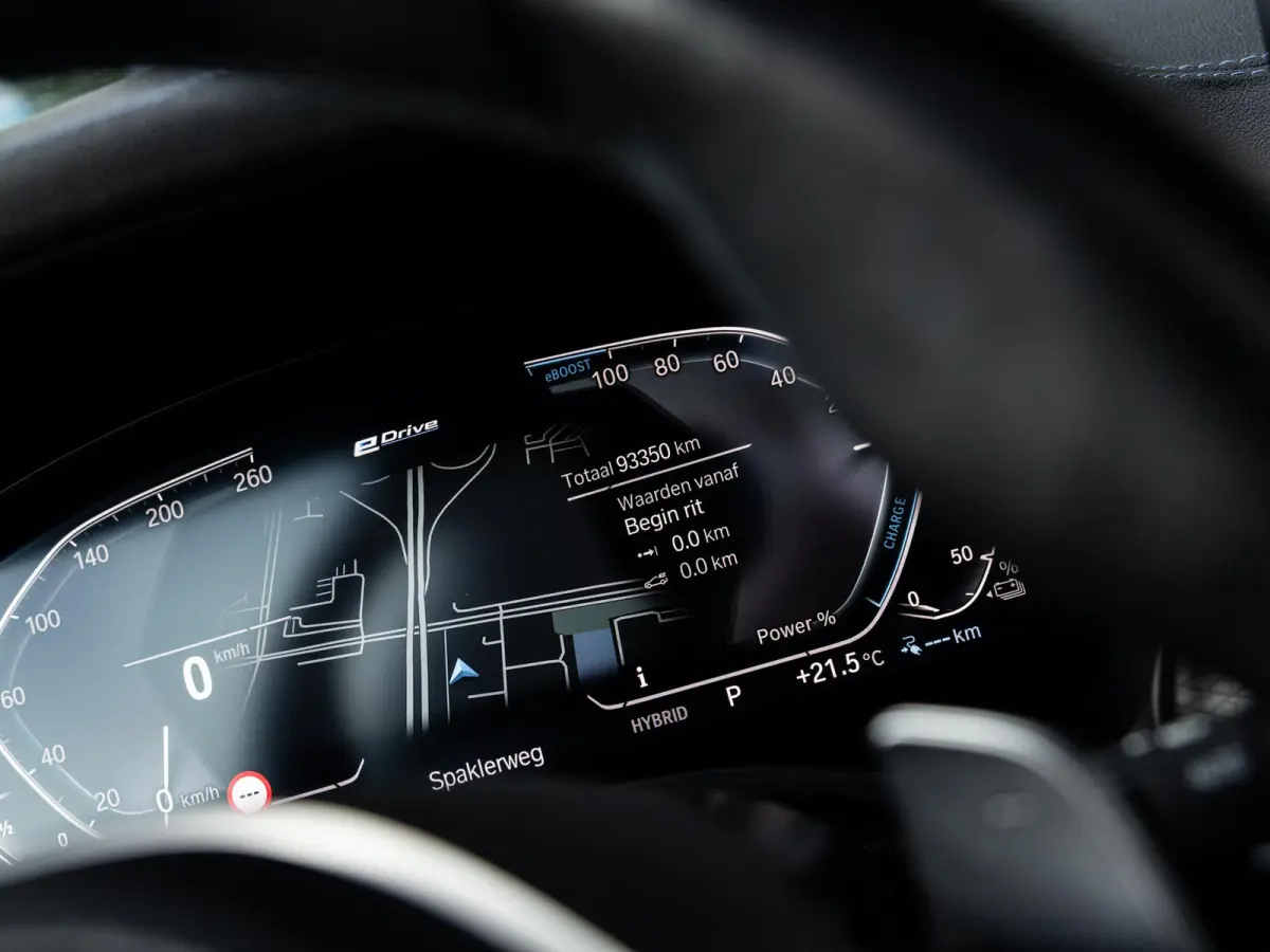 xDrive30e High Executive | M-SPORT | 20 INCH M-SPORT | PANORAMA/SCHUIF-KANTELDAK | ADAPTIVE CRUISE CONTROL | HARMAN KARDON | STOELMEMORY | KEYLESS | HEAD-UP | MINRALWEISS METALLIC |