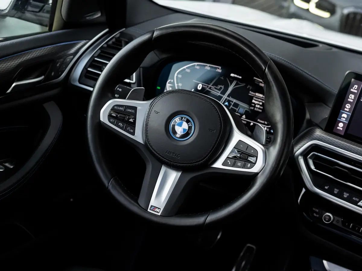 xDrive30e High Executive | M-SPORT | 20 INCH M-SPORT | PANORAMA/SCHUIF-KANTELDAK | ADAPTIVE CRUISE CONTROL | HARMAN KARDON | STOELMEMORY | KEYLESS | HEAD-UP | MINRALWEISS METALLIC |