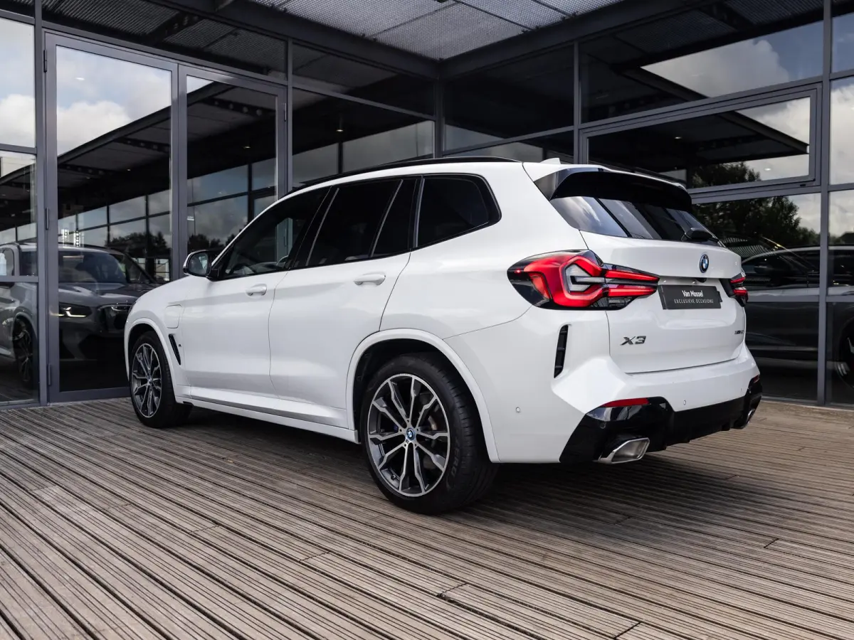xDrive30e High Executive | M-SPORT | 20 INCH M-SPORT | PANORAMA/SCHUIF-KANTELDAK | ADAPTIVE CRUISE CONTROL | HARMAN KARDON | STOELMEMORY | KEYLESS | HEAD-UP | MINRALWEISS METALLIC |