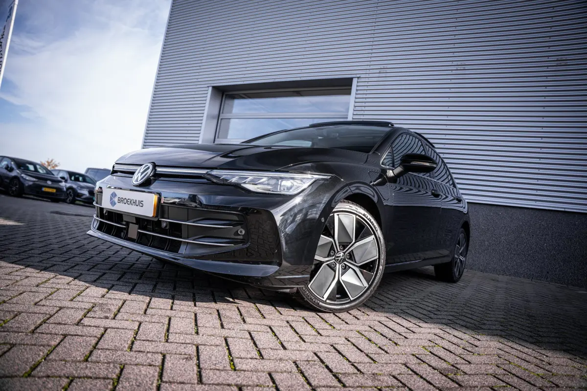 1.5 eHybrid Style Edition | Achteruitrijcamera | Airco (automatisch) | Elektrisch glazen panorama-dak