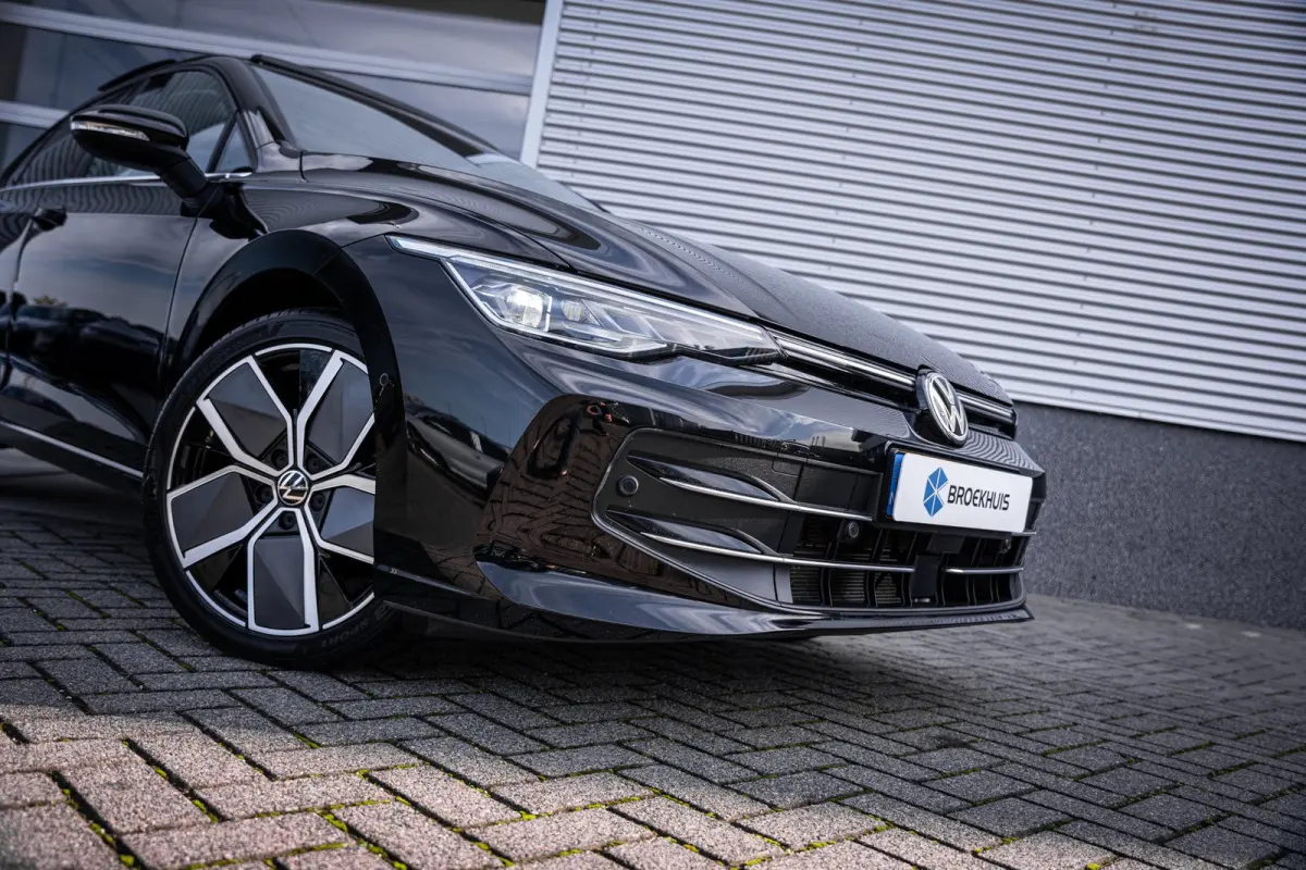 1.5 eHybrid Style Edition | Achteruitrijcamera | Airco (automatisch) | Elektrisch glazen panorama-dak