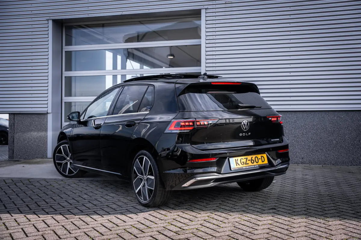 1.5 eHybrid Style Edition | Achteruitrijcamera | Airco (automatisch) | Elektrisch glazen panorama-dak