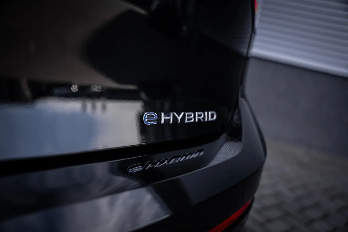 1.5 eHybrid Style Edition | Achteruitrijcamera | Airco (automatisch) | Elektrisch glazen panorama-dak