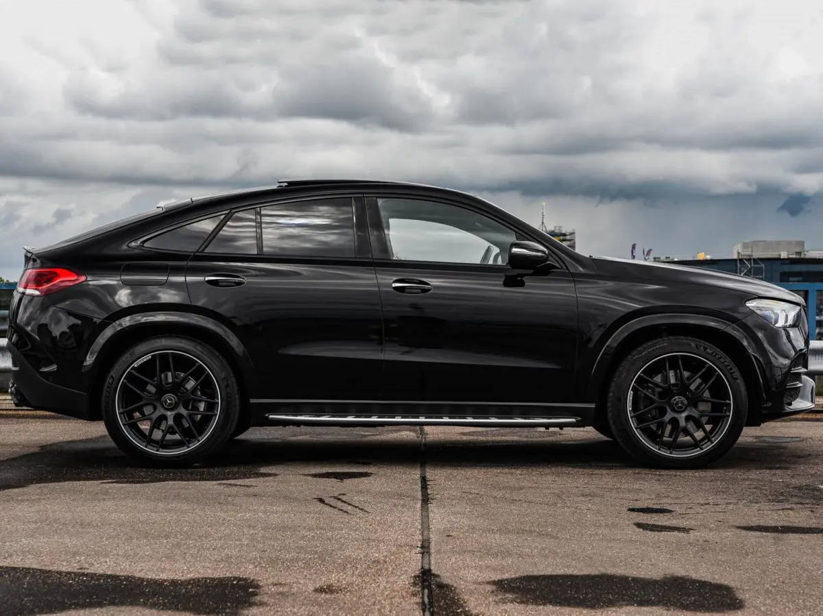 400 d 4MATIC Premium Plus AMG Night Edition | Panoramadak | Luchtvering | Burmester | Distronic Plus | HUD | Memory | Keyless | 360° Camera | Leder | 22"