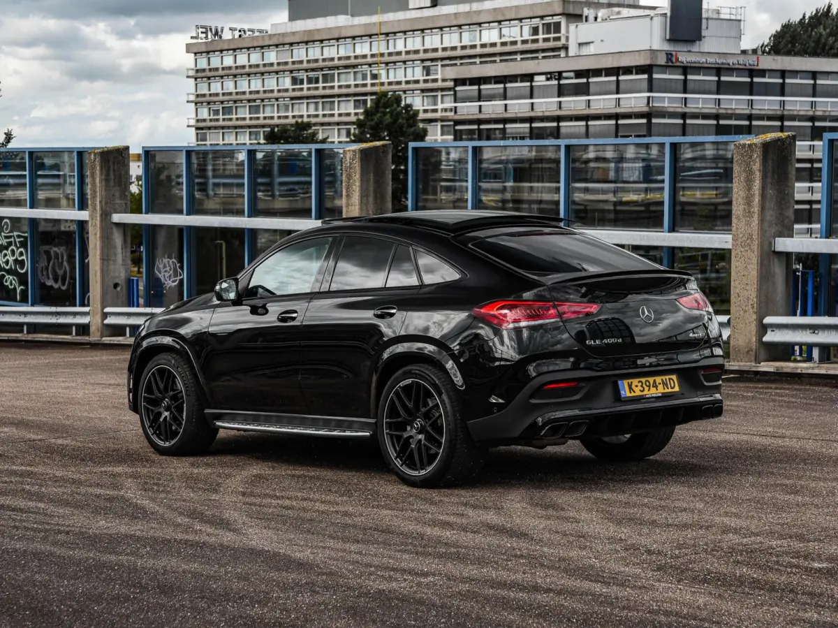 400 d 4MATIC Premium Plus AMG Night Edition | Panoramadak | Luchtvering | Burmester | Distronic Plus | HUD | Memory | Keyless | 360° Camera | Leder | 22"