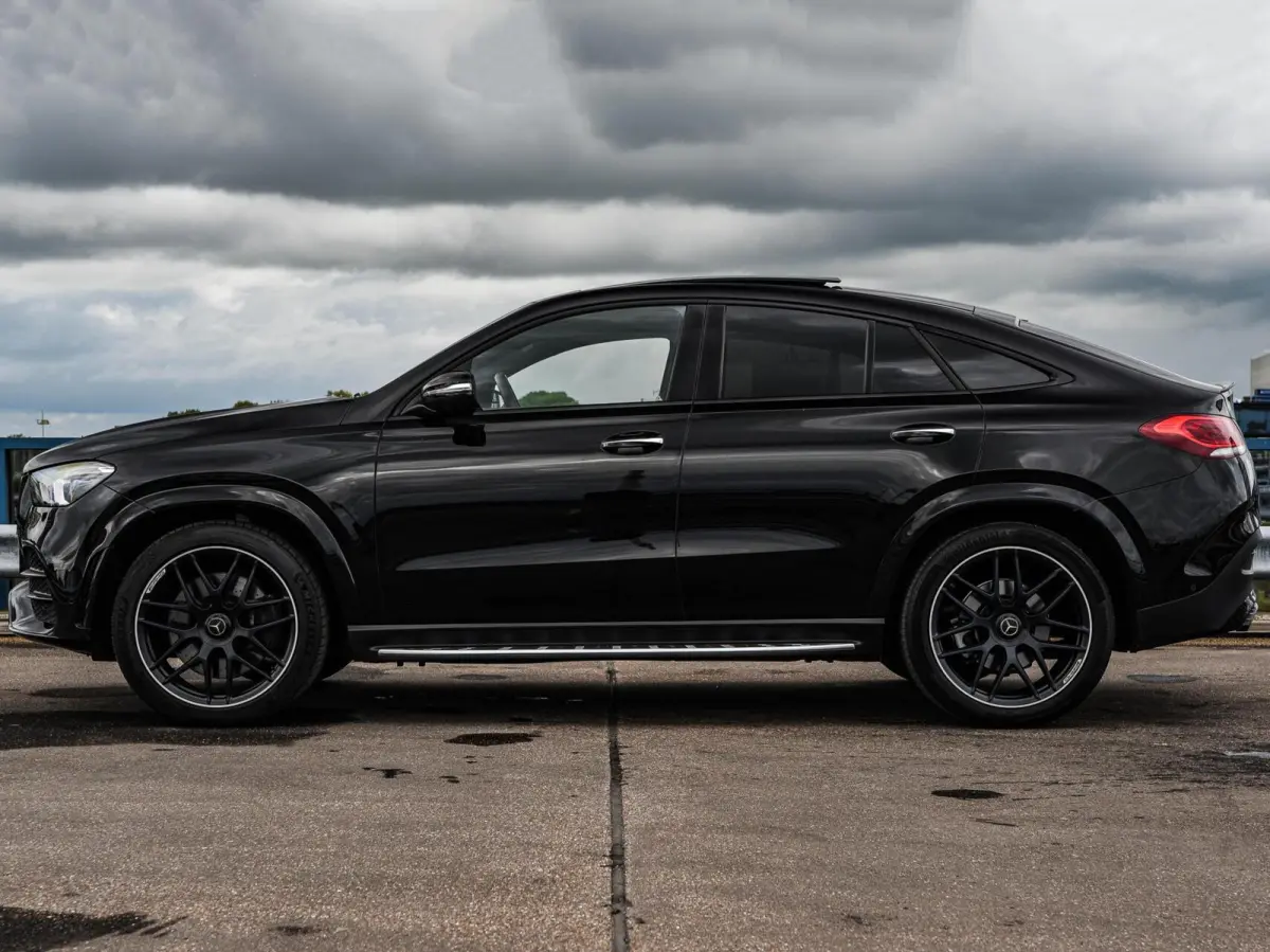 400 d 4MATIC Premium Plus AMG Night Edition | Panoramadak | Luchtvering | Burmester | Distronic Plus | HUD | Memory | Keyless | 360° Camera | Leder | 22"