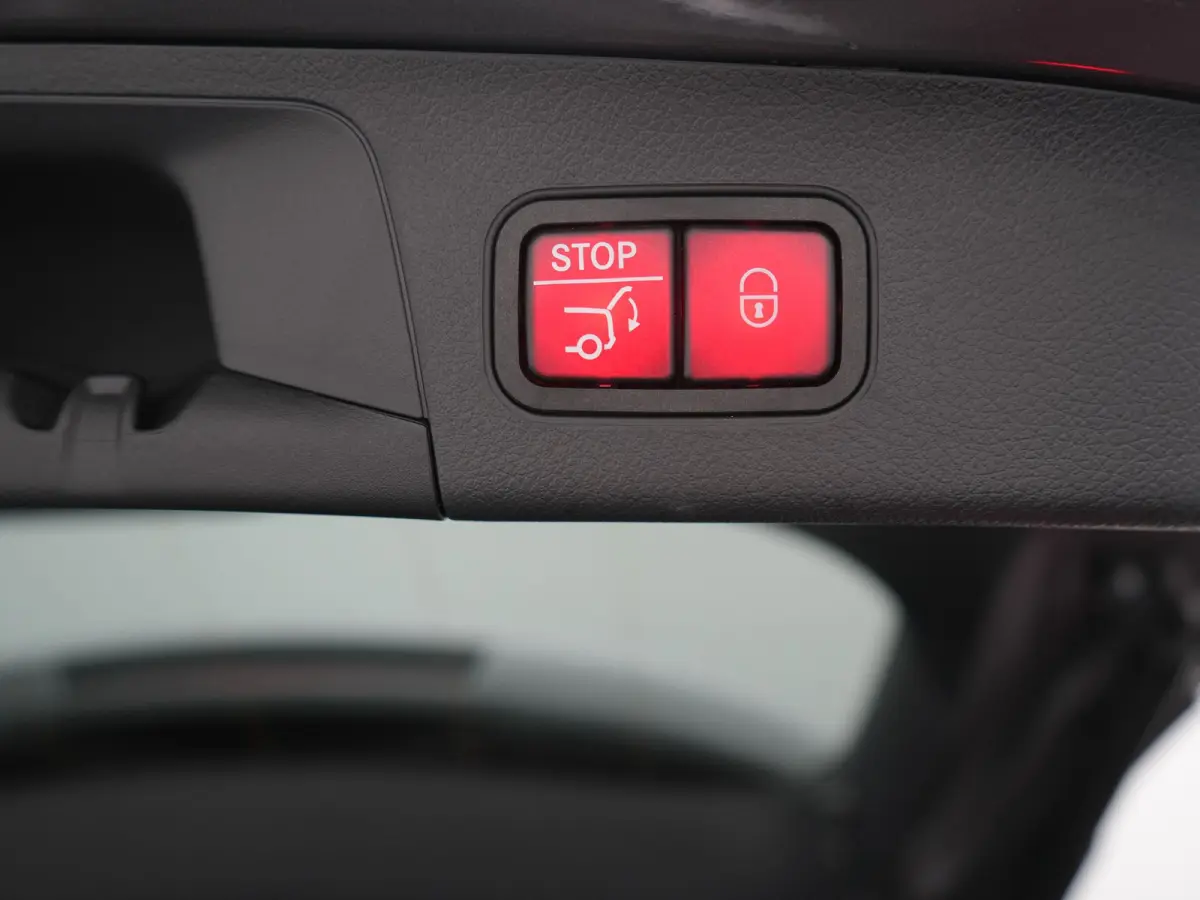 250+ Business Line 71 kWh 190pk Dealer O.H. | Trekhaak Af Fabriek | Adaptive Cruise | 360 Camera | Sfeerverlichting | Sportstoelen & Stuur Verwarmd | Keyless | BLIS | Apple Carplay | Navigat