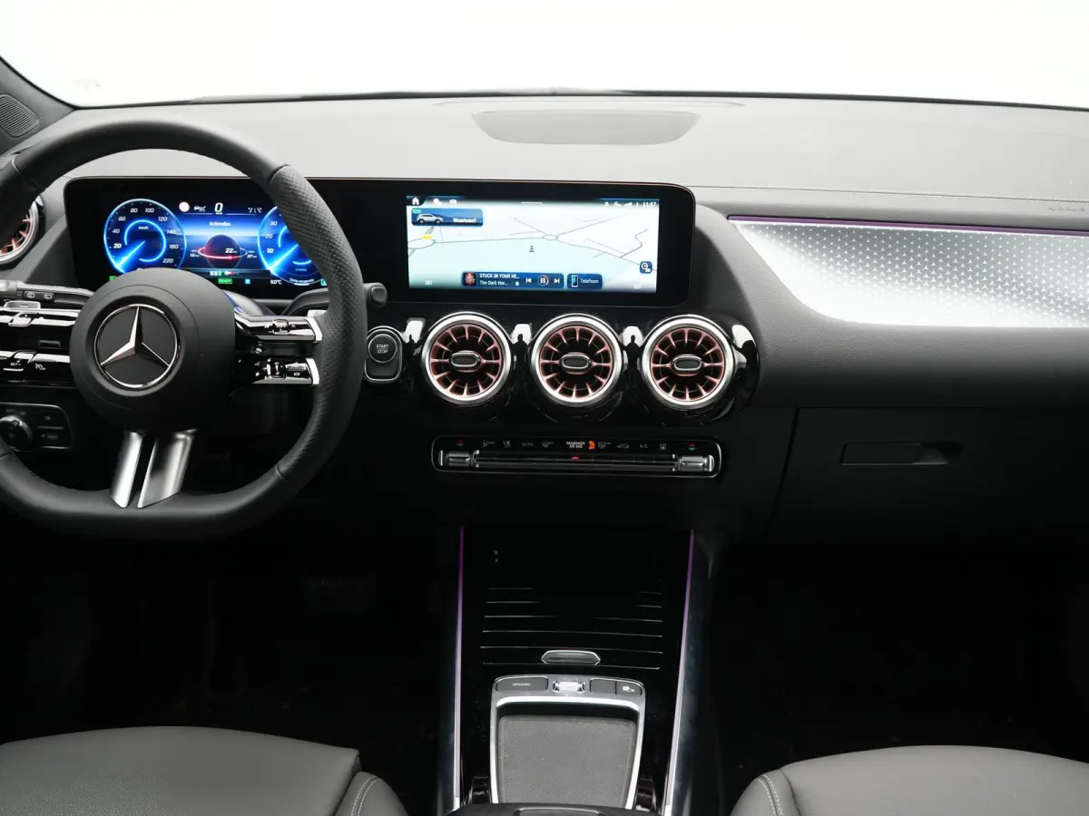 250+ Business Line 71 kWh 190pk Dealer O.H. | Trekhaak Af Fabriek | Adaptive Cruise | 360 Camera | Sfeerverlichting | Sportstoelen & Stuur Verwarmd | Keyless | BLIS | Apple Carplay | Navigat