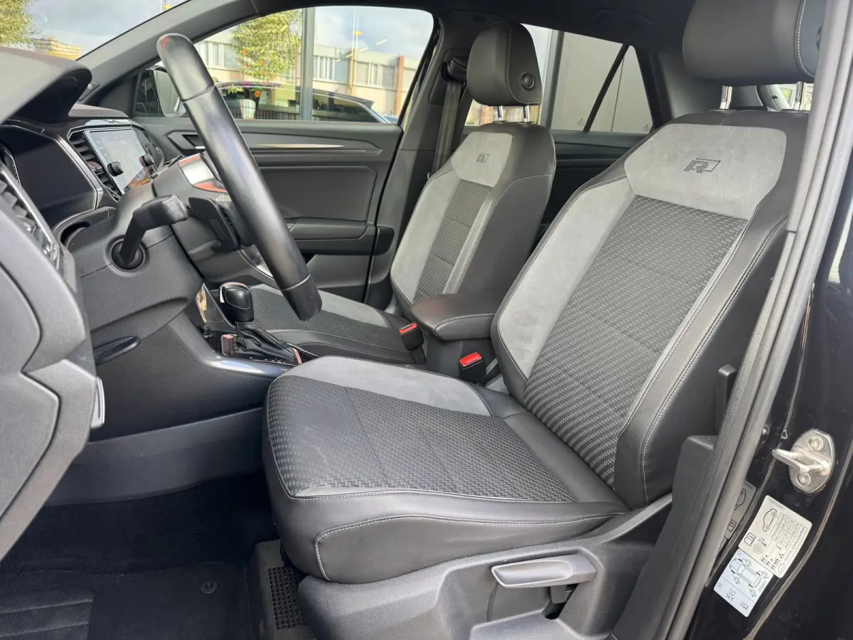 1.5 TSI Sport Business R | R-line | Trekhaak | 19 inch LM | Dodehoeksensoren