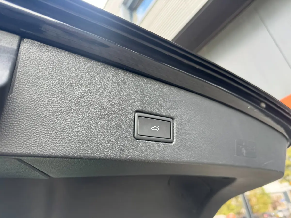1.5 TSI Sport Business R | R-line | Trekhaak | 19 inch LM | Dodehoeksensoren
