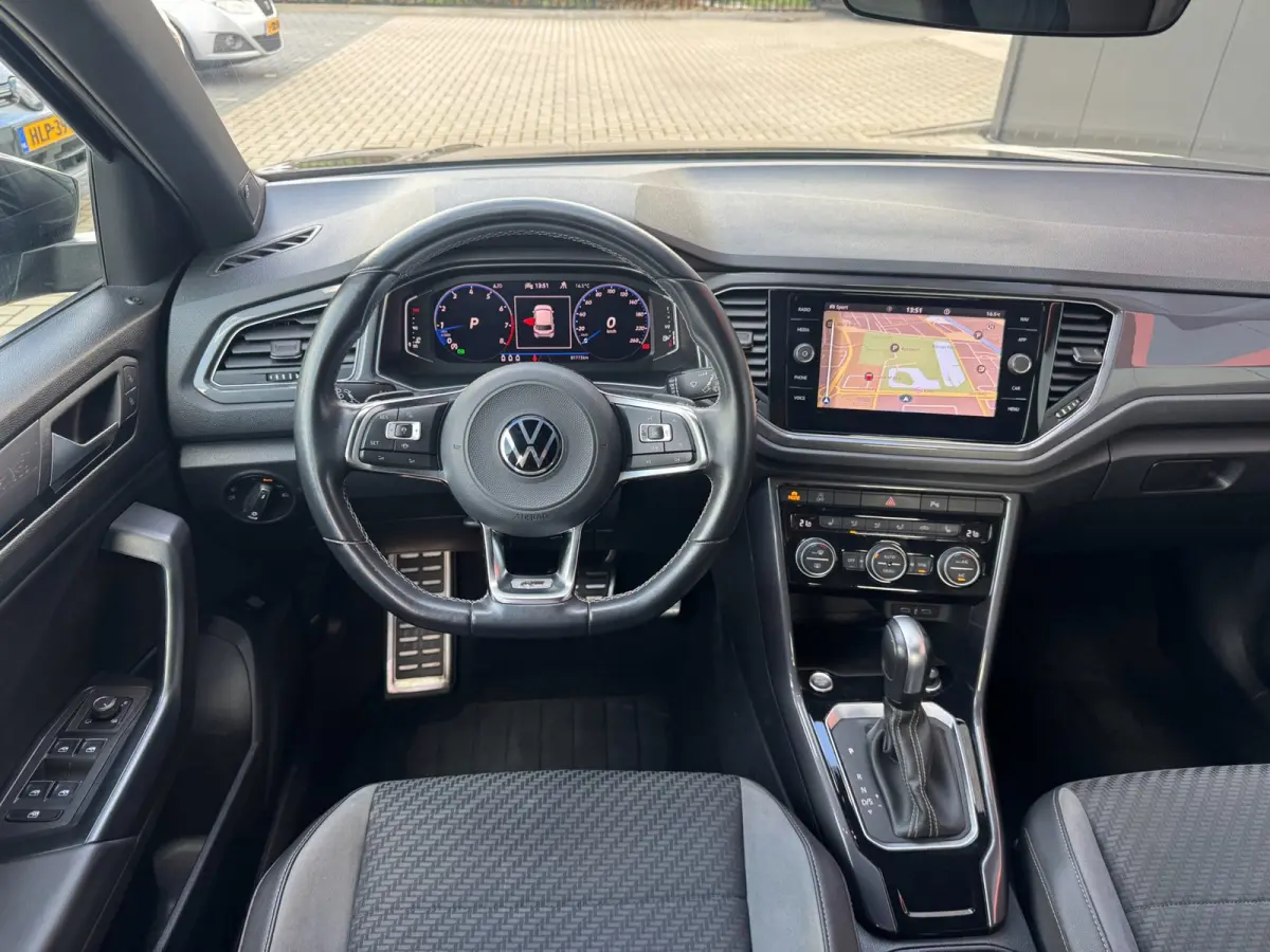 1.5 TSI Sport Business R | R-line | Trekhaak | 19 inch LM | Dodehoeksensoren