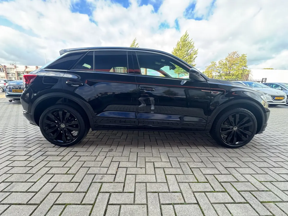 1.5 TSI Sport Business R | R-line | Trekhaak | 19 inch LM | Dodehoeksensoren