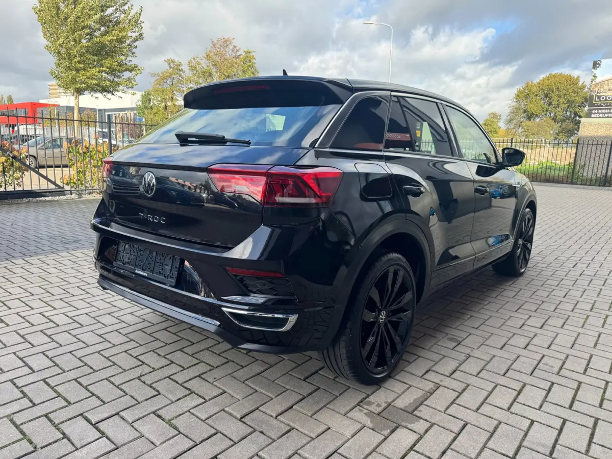 1.5 TSI Sport Business R | R-line | Trekhaak | 19 inch LM | Dodehoeksensoren