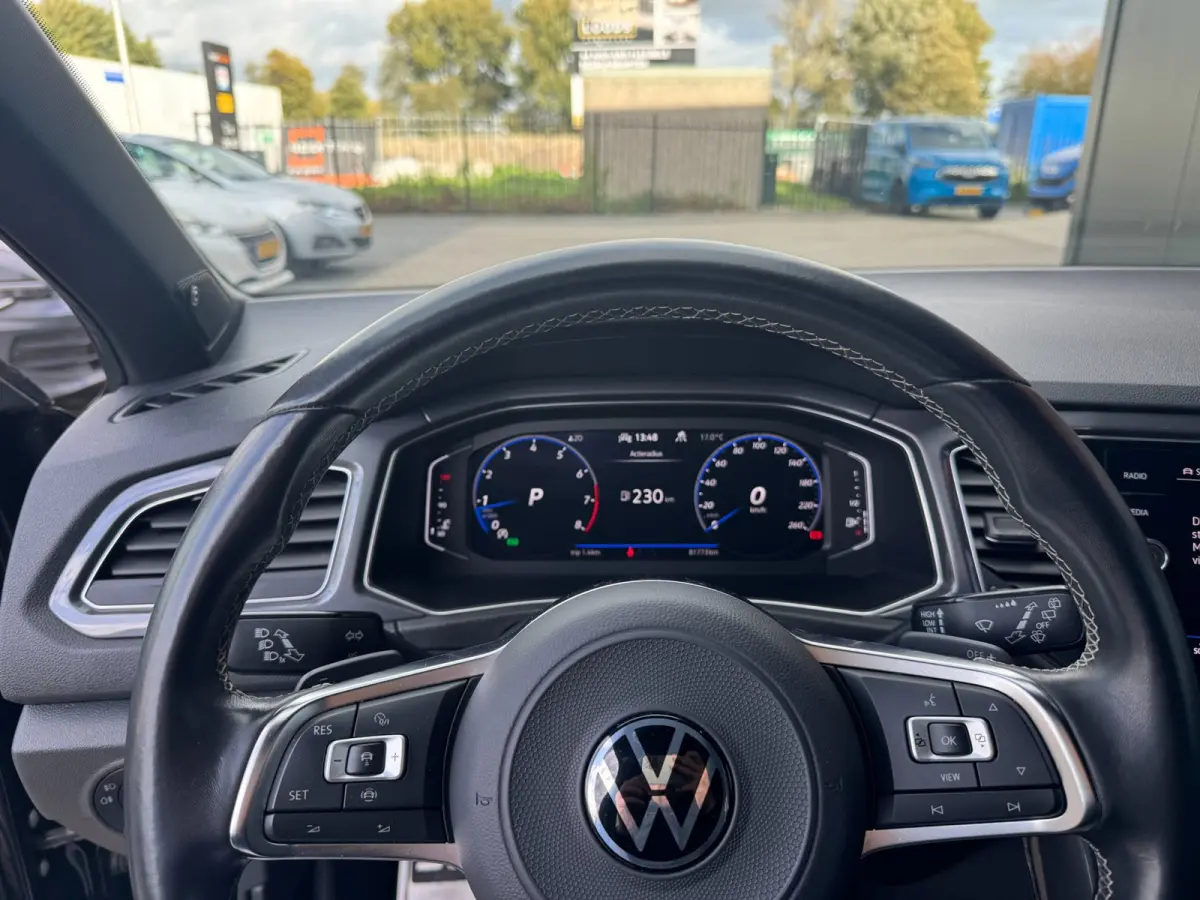 1.5 TSI Sport Business R | R-line | Trekhaak | 19 inch LM | Dodehoeksensoren