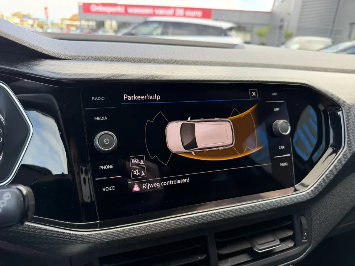 1.0 TSI R-Line LED Carplay Climate Control PDC 18 inch ACC