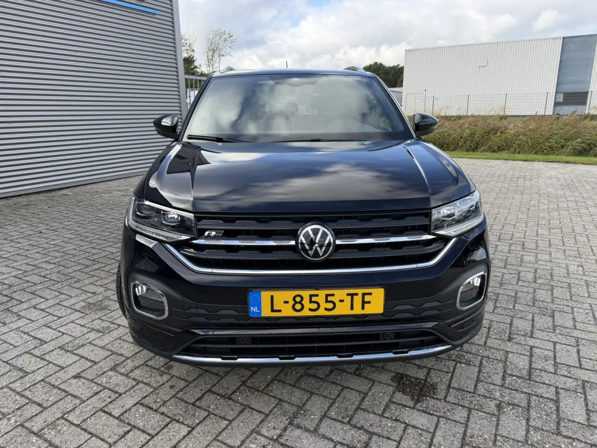 1.0 TSI R-Line LED Carplay Climate Control PDC 18 inch ACC