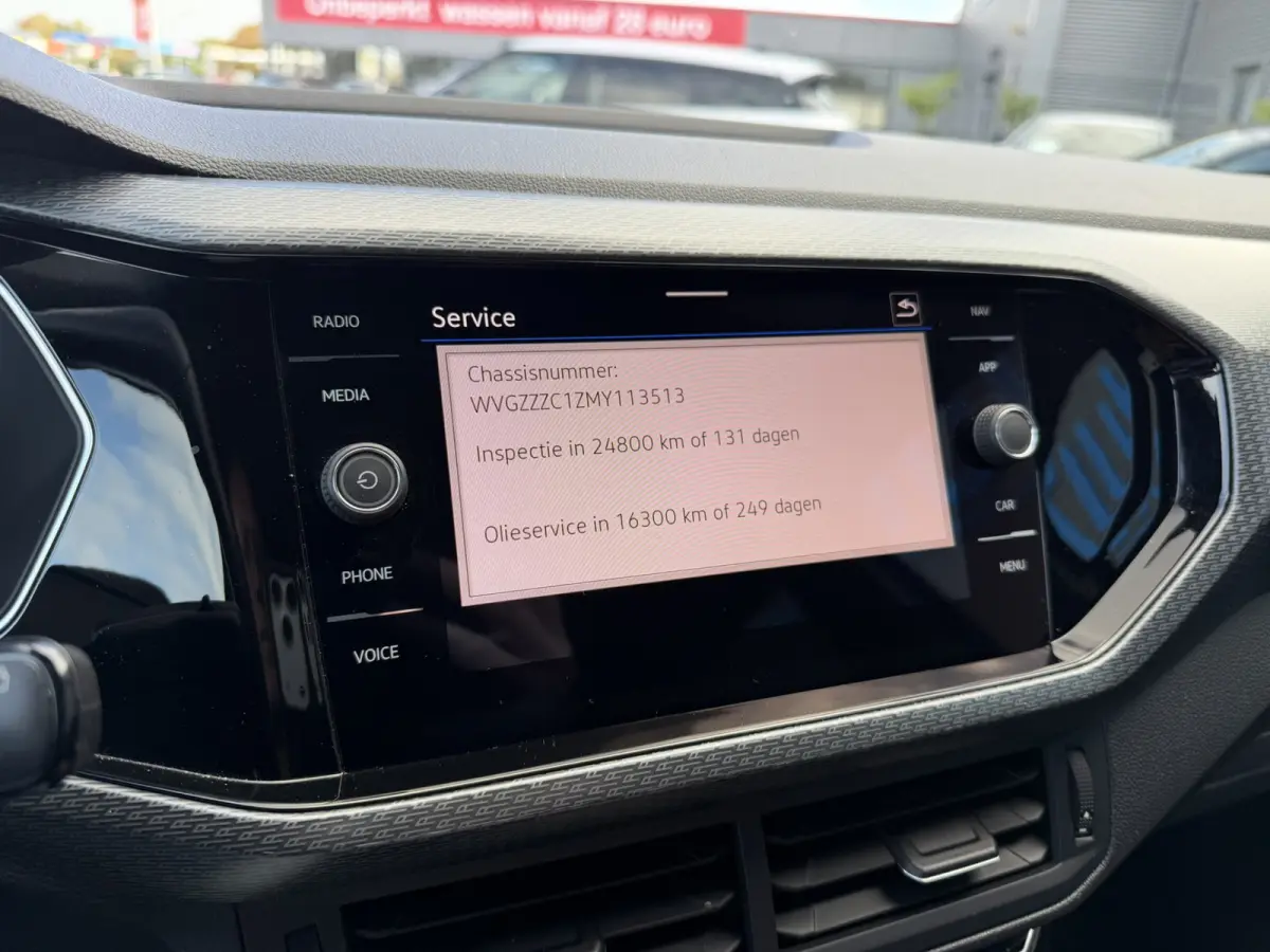 1.0 TSI R-Line LED Carplay Climate Control PDC 18 inch ACC