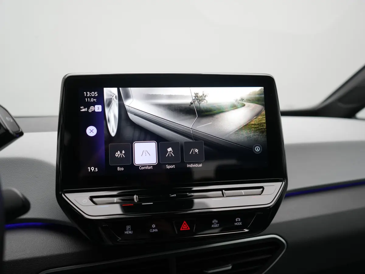 Pro S 77 kWh 204pk Dealer O.H. | Stuur Verwarmd | Alcantara Sportstoelen | Apple Carplay | 19"L.M | Sfeerverlichting | Navigatie | Virtual | DAB |