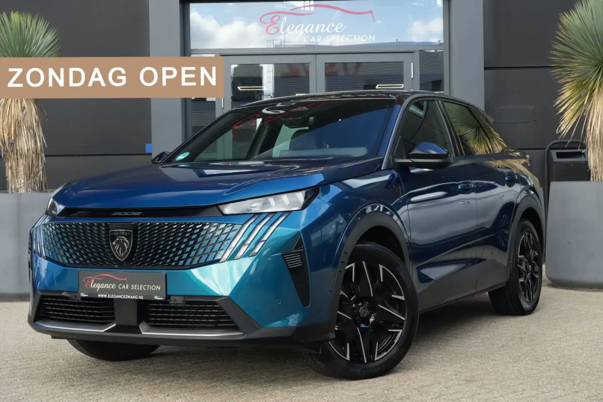 1.2 Hybrid 145pk GT | Panoramdak | Focal | Massagestoelen | 360° camera | Peugeot 3008 1.2 Hybrid 136 GT met een 1.2-liter driecilinder benzinemotor met mild-hybride ondersteuning, rondomzi