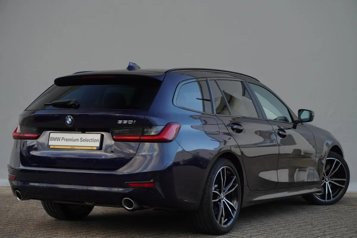 330i | High Executive | Driving Assistant Professional | HiFi System | Parking Assistant Plus | Comfort Access