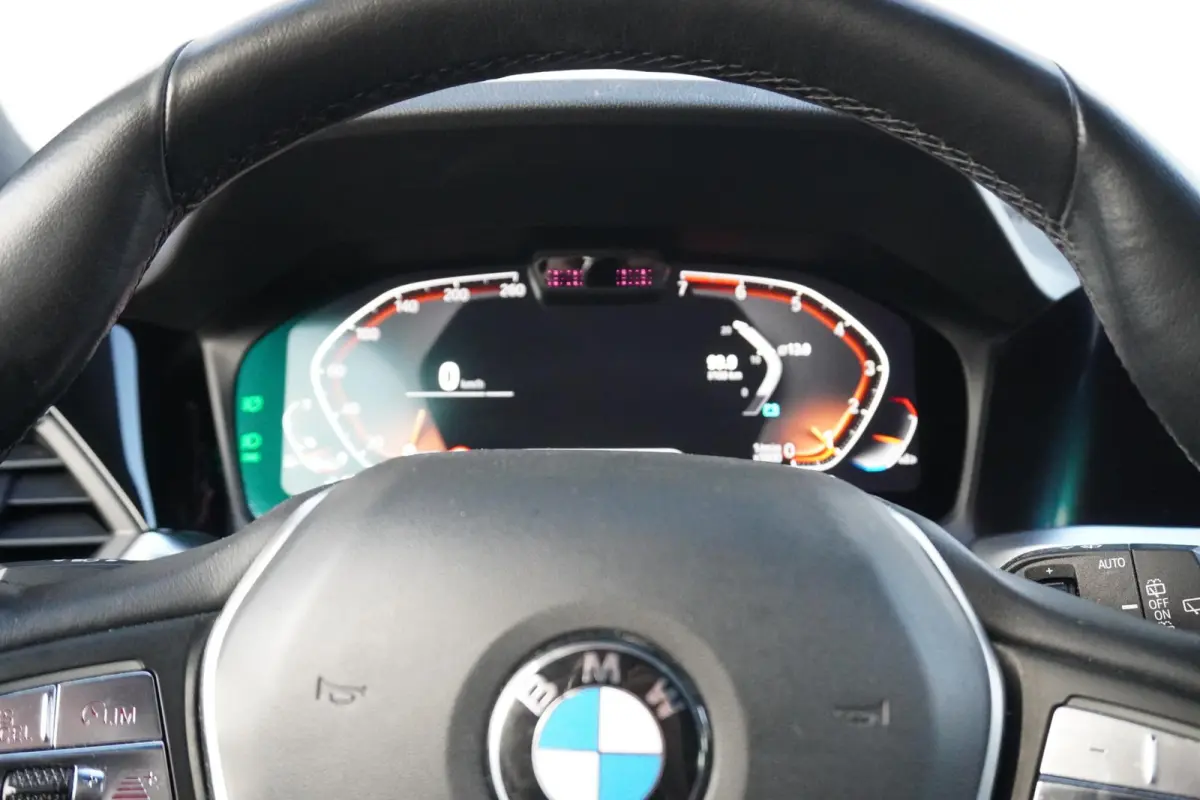 330i | High Executive | Driving Assistant Professional | HiFi System | Parking Assistant Plus | Comfort Access