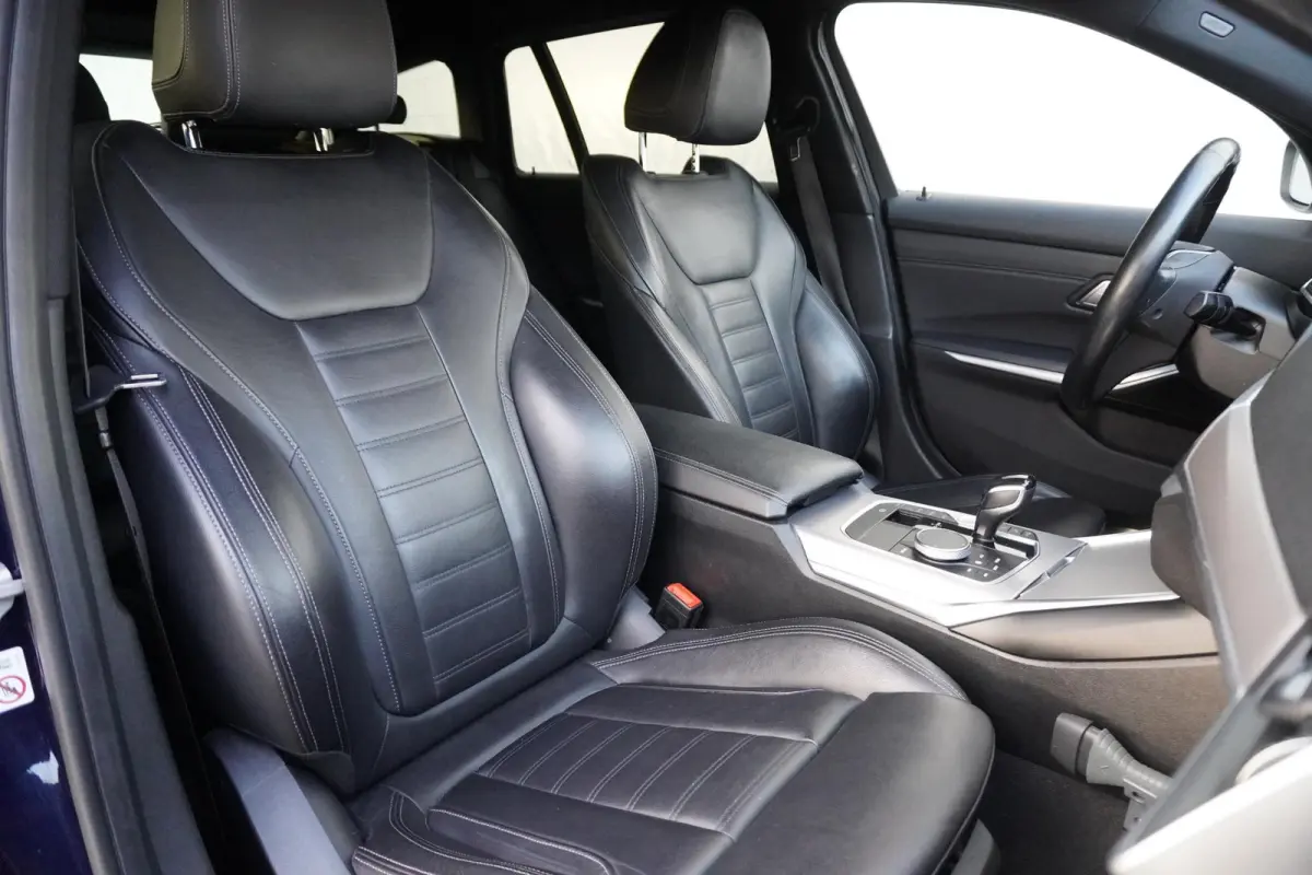 330i | High Executive | Driving Assistant Professional | HiFi System | Parking Assistant Plus | Comfort Access
