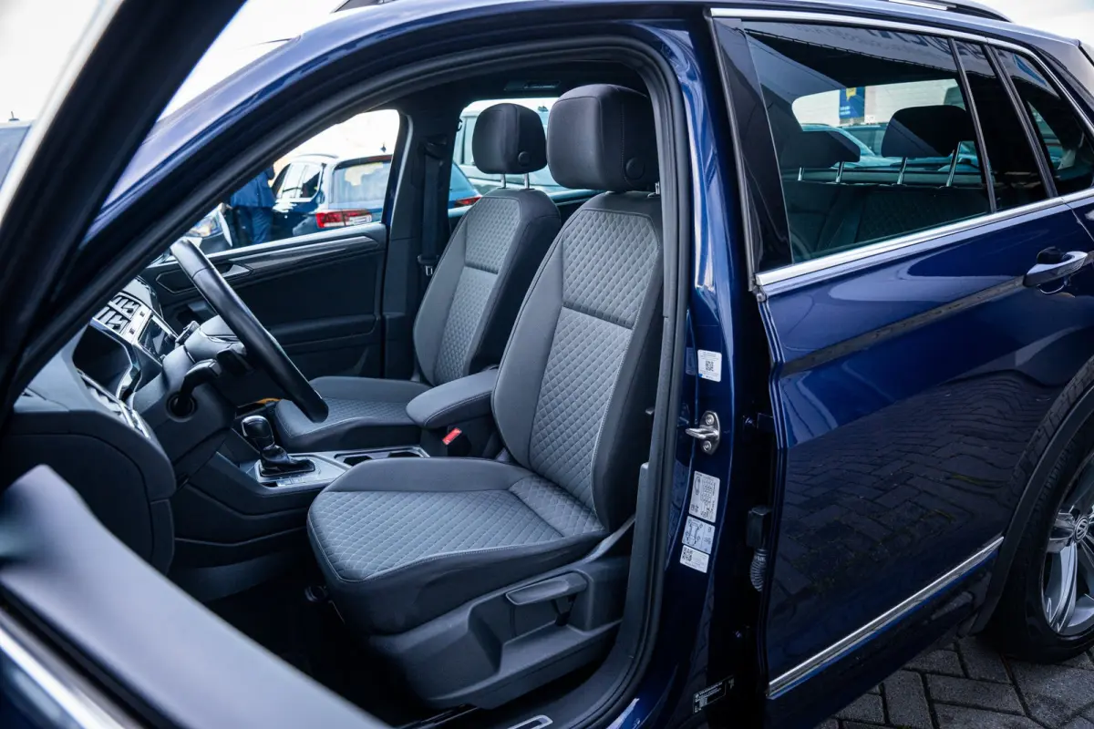 1.4 TSI ACT R-line Comfortline Business | Airco (automatisch) | Lichtmetalen velgen 19" | Navigatiesysteem full map