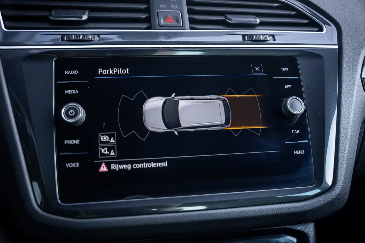 1.4 TSI ACT R-line Comfortline Business | Airco (automatisch) | Lichtmetalen velgen 19" | Navigatiesysteem full map