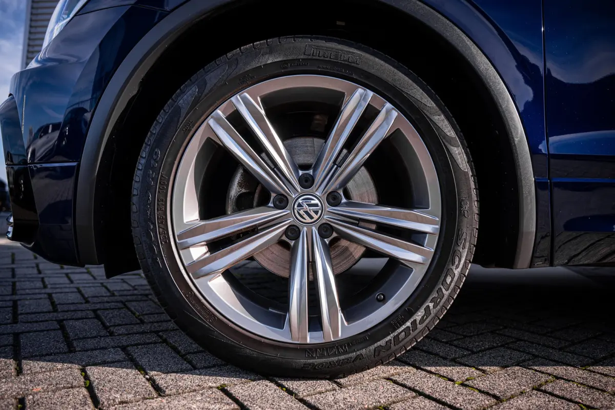 1.4 TSI ACT R-line Comfortline Business | Airco (automatisch) | Lichtmetalen velgen 19" | Navigatiesysteem full map