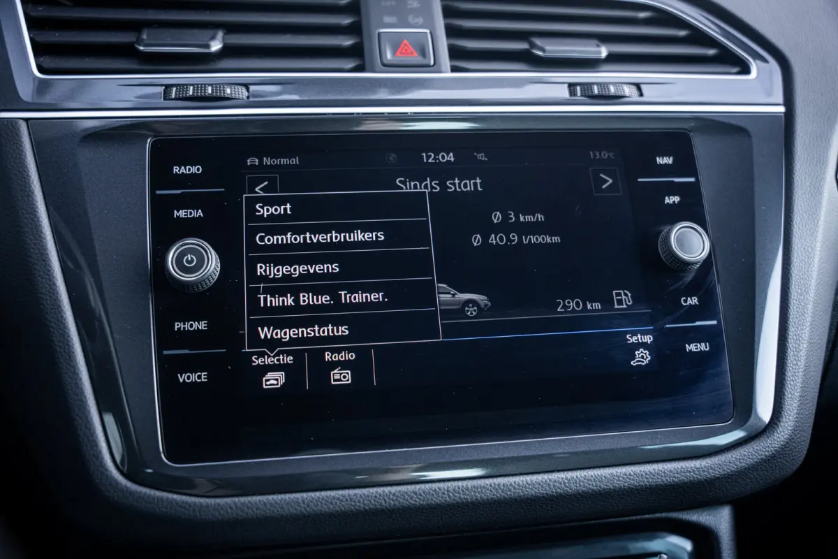 1.4 TSI ACT R-line Comfortline Business | Airco (automatisch) | Lichtmetalen velgen 19" | Navigatiesysteem full map