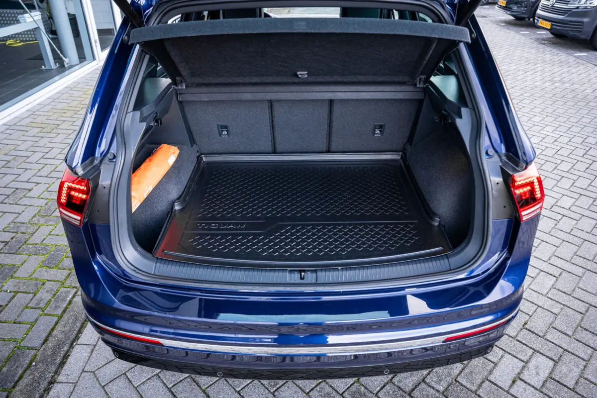1.4 TSI ACT R-line Comfortline Business | Airco (automatisch) | Lichtmetalen velgen 19" | Navigatiesysteem full map