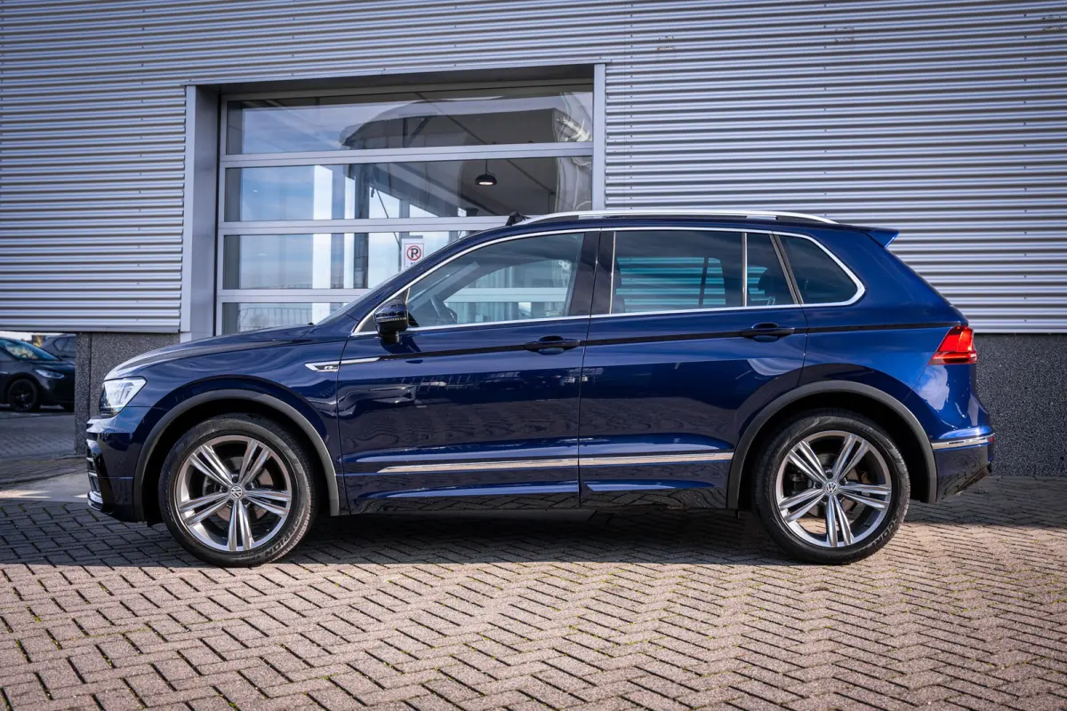 1.4 TSI ACT R-line Comfortline Business | Airco (automatisch) | Lichtmetalen velgen 19" | Navigatiesysteem full map