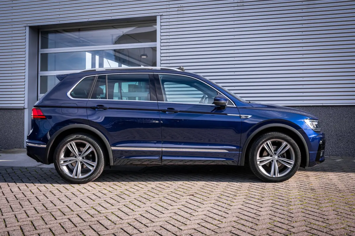 1.4 TSI ACT R-line Comfortline Business | Airco (automatisch) | Lichtmetalen velgen 19" | Navigatiesysteem full map