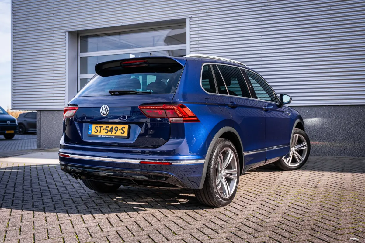 1.4 TSI ACT R-line Comfortline Business | Airco (automatisch) | Lichtmetalen velgen 19" | Navigatiesysteem full map