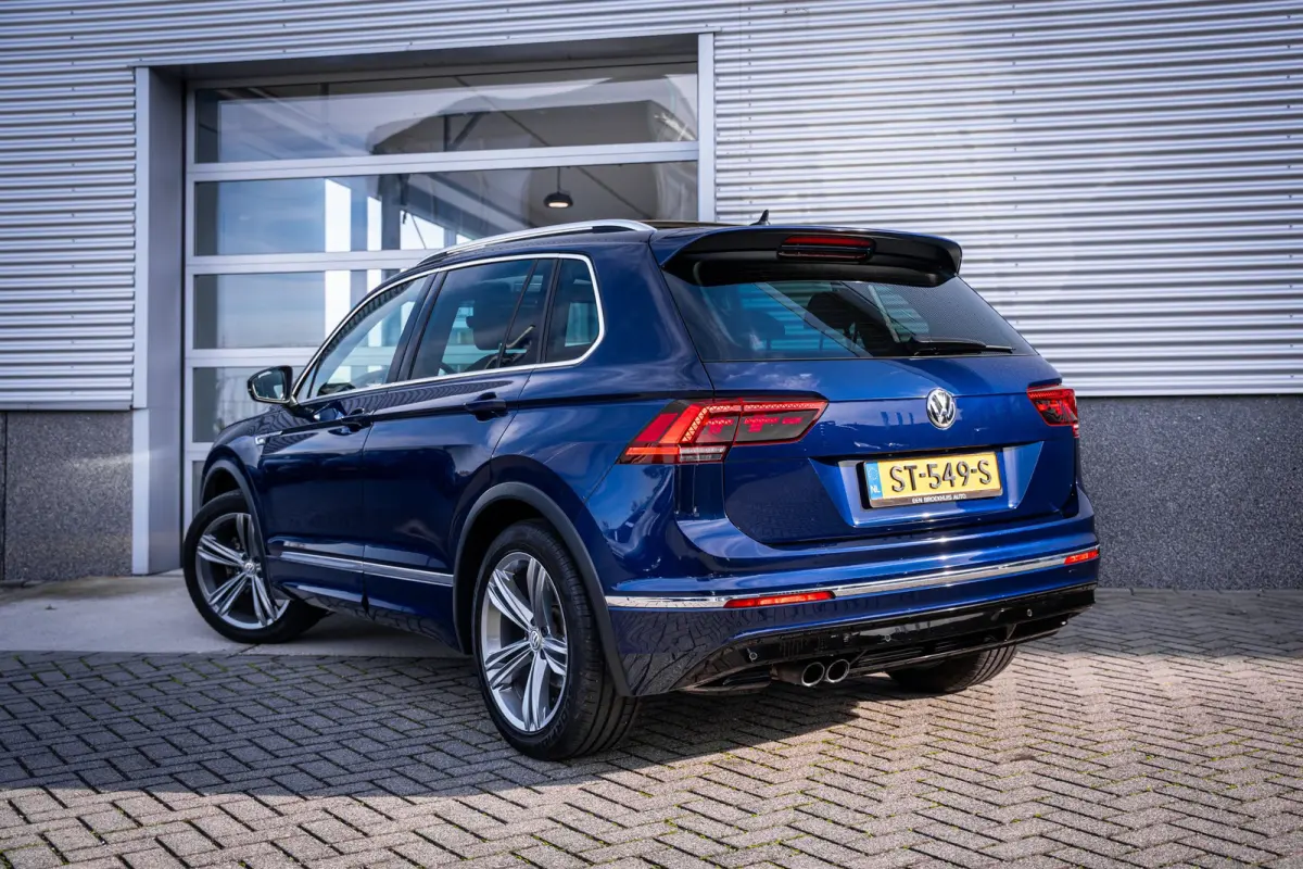 1.4 TSI ACT R-line Comfortline Business | Airco (automatisch) | Lichtmetalen velgen 19" | Navigatiesysteem full map