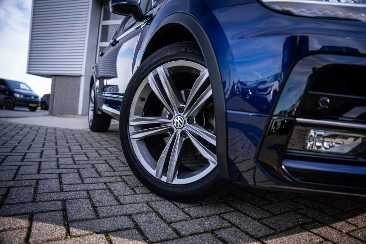 1.4 TSI ACT R-line Comfortline Business | Airco (automatisch) | Lichtmetalen velgen 19" | Navigatiesysteem full map