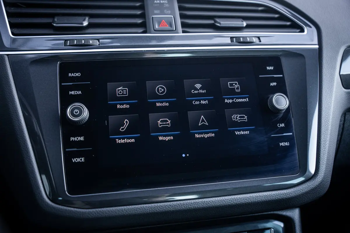 1.4 TSI ACT R-line Comfortline Business | Airco (automatisch) | Lichtmetalen velgen 19" | Navigatiesysteem full map