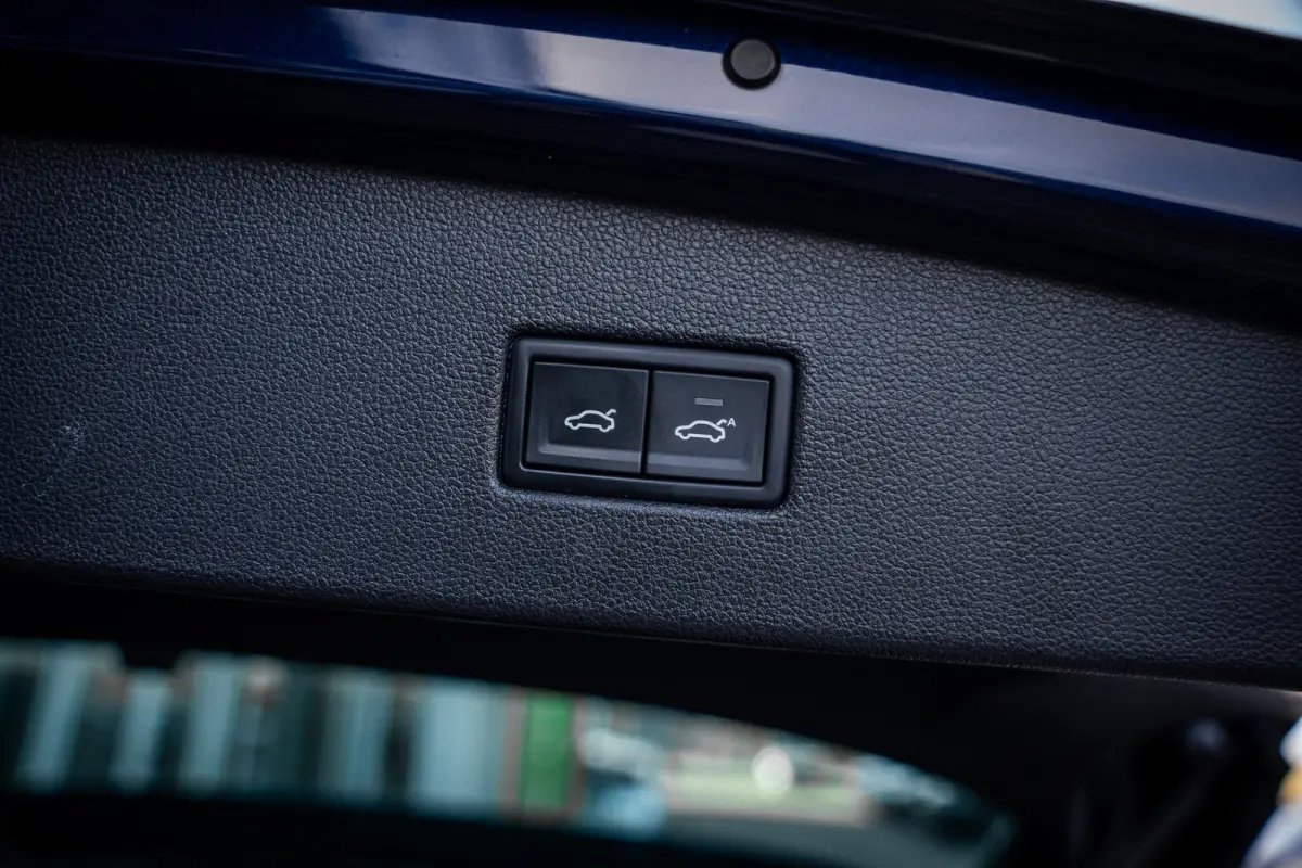 1.4 TSI ACT R-line Comfortline Business | Airco (automatisch) | Lichtmetalen velgen 19" | Navigatiesysteem full map