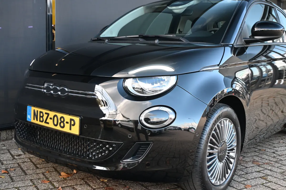Urban 42 kWh 95,7%SOH! 3 Fase | Navigatie | Stoelverwarming | Achteruitrijcamera | Keyless-Entry | Climate Control | !!