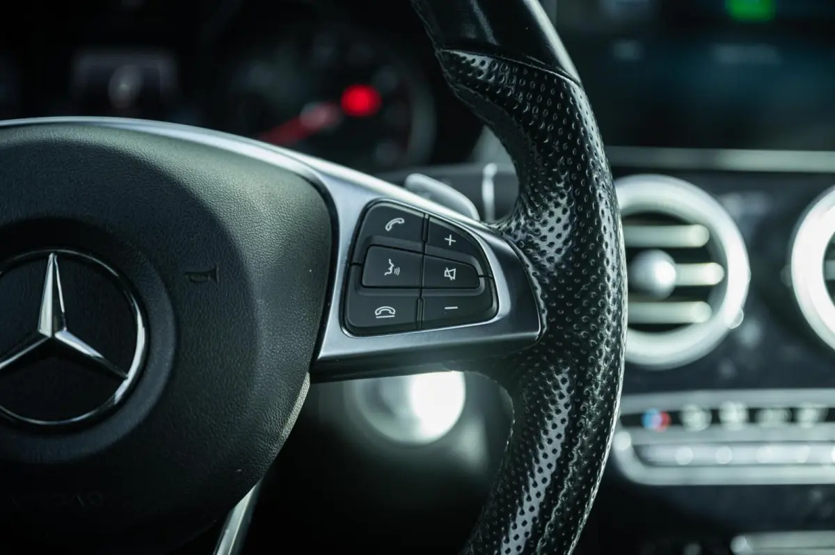 180 AMG LINE 18INCH LED CAMERA CARPLAY