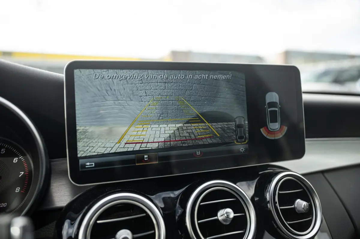 180 AMG LINE 18INCH LED CAMERA CARPLAY