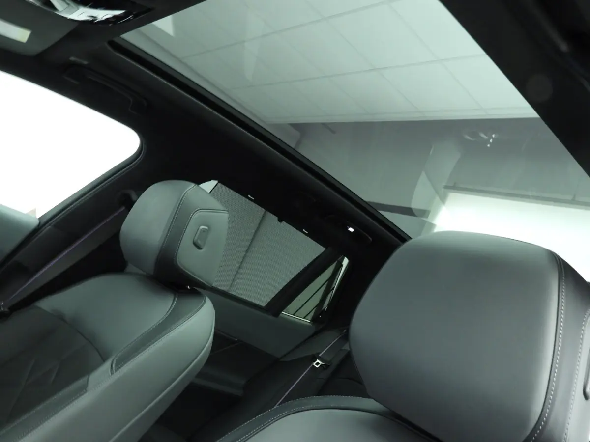 540d xDrive | M-Sportpakket | LED | Leder | HUD | Active cruise | Trekhaak | Panoramadak | Comfortzetels | DAB | Harman-kardon sound | Alu 21 inch