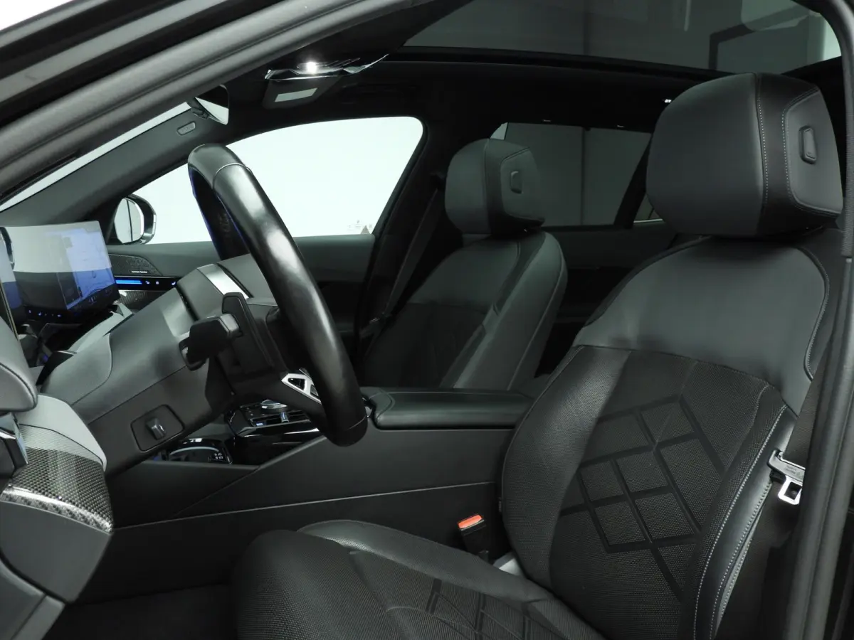 540d xDrive | M-Sportpakket | LED | Leder | HUD | Active cruise | Trekhaak | Panoramadak | Comfortzetels | DAB | Harman-kardon sound | Alu 21 inch