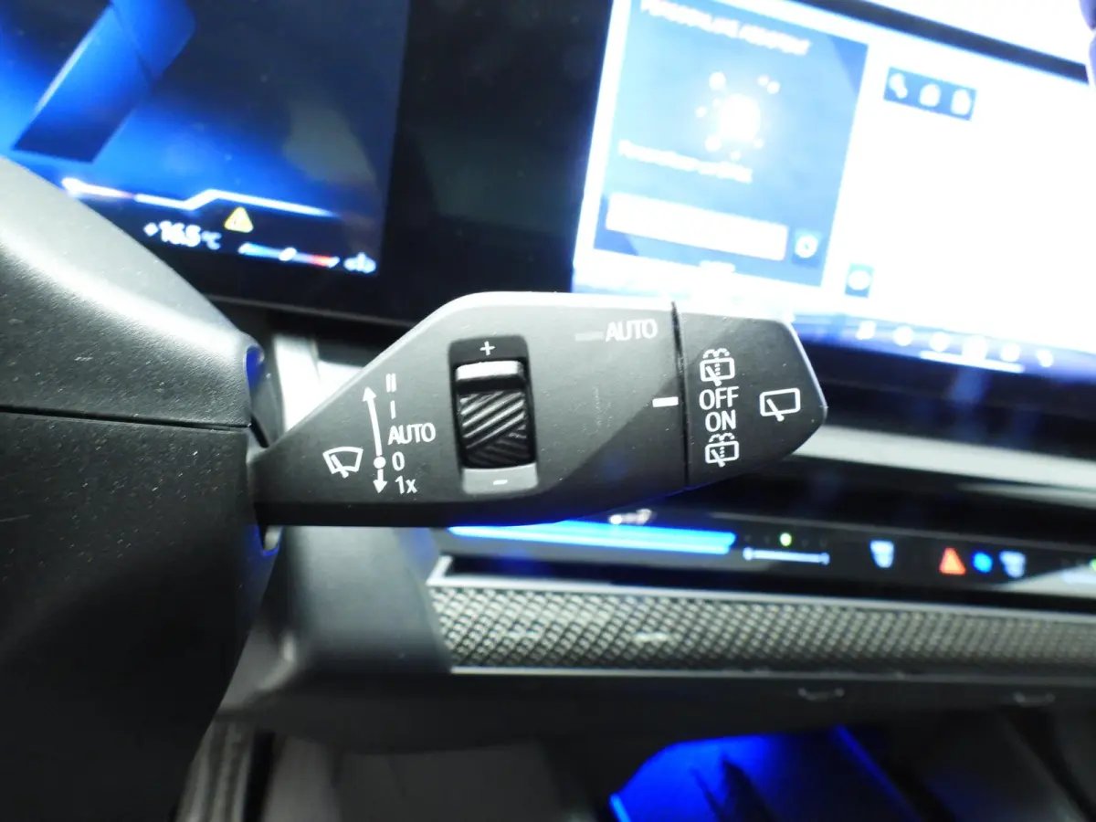 540d xDrive | M-Sportpakket | LED | Leder | HUD | Active cruise | Trekhaak | Panoramadak | Comfortzetels | DAB | Harman-kardon sound | Alu 21 inch