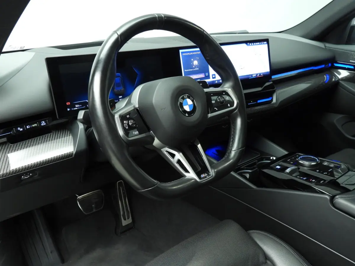 540d xDrive | M-Sportpakket | LED | Leder | HUD | Active cruise | Trekhaak | Panoramadak | Comfortzetels | DAB | Harman-kardon sound | Alu 21 inch