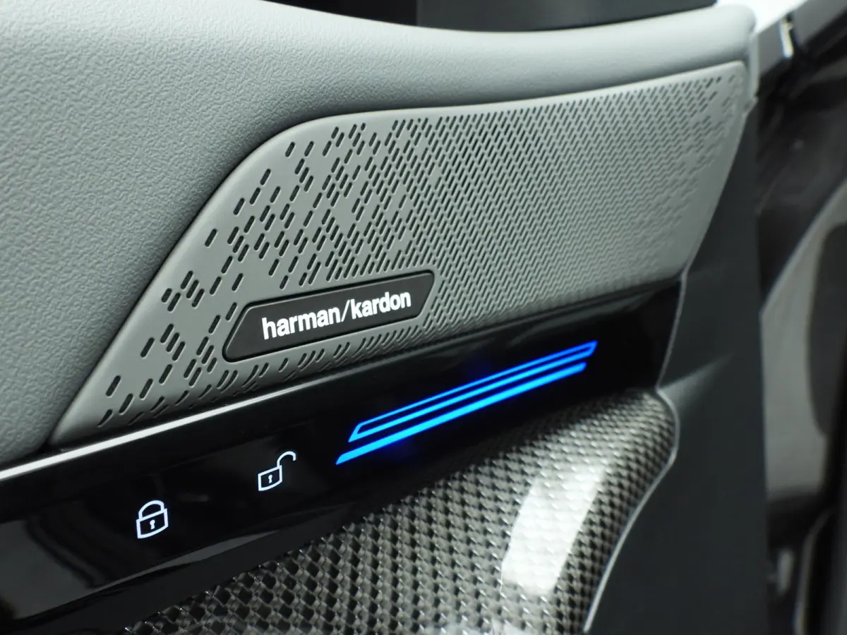 540d xDrive | M-Sportpakket | LED | Leder | HUD | Active cruise | Trekhaak | Panoramadak | Comfortzetels | DAB | Harman-kardon sound | Alu 21 inch