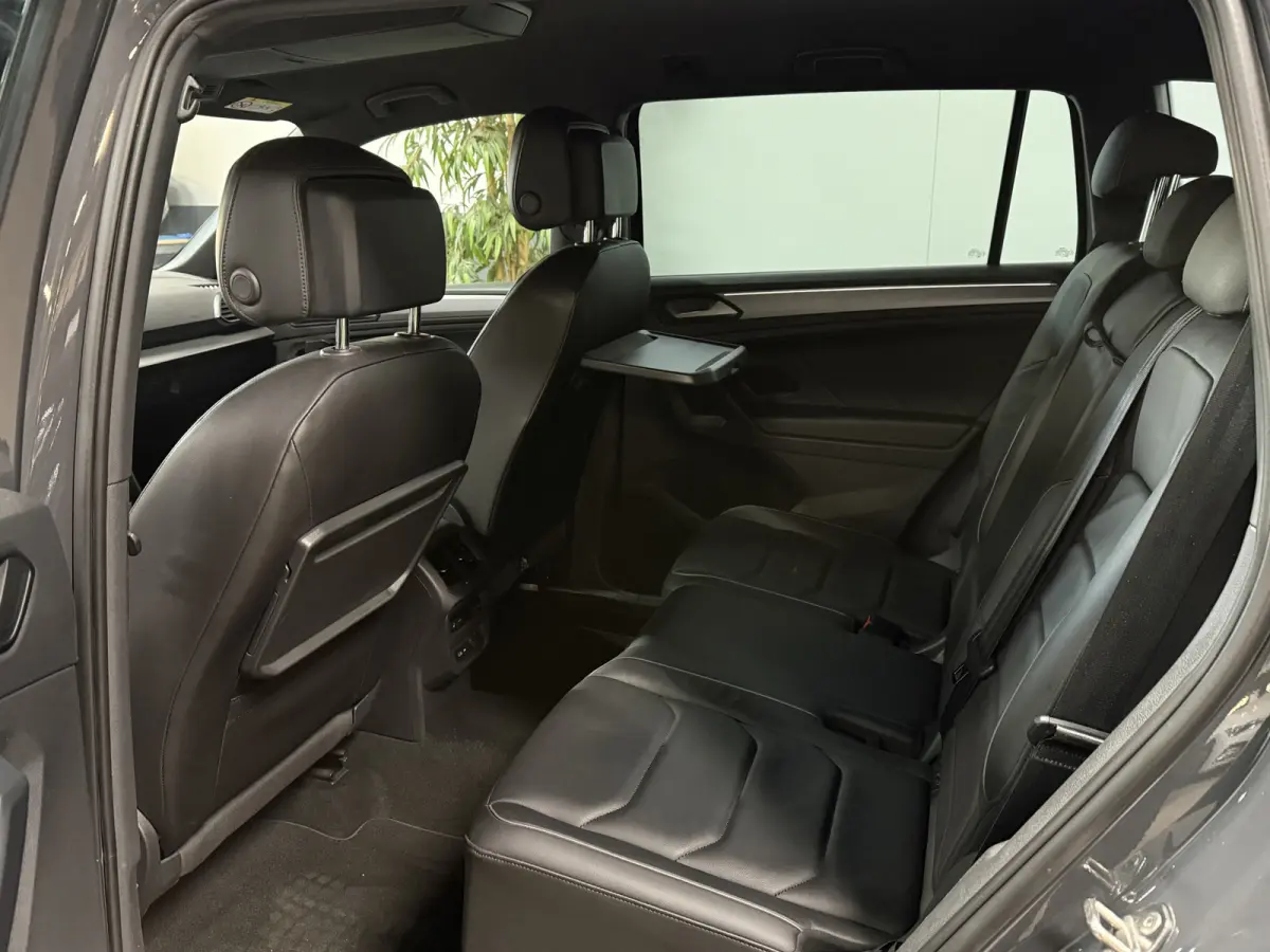 1.4 TSI e-Hybrid PHEV FR Business Intense // Leer // Led // Keyless