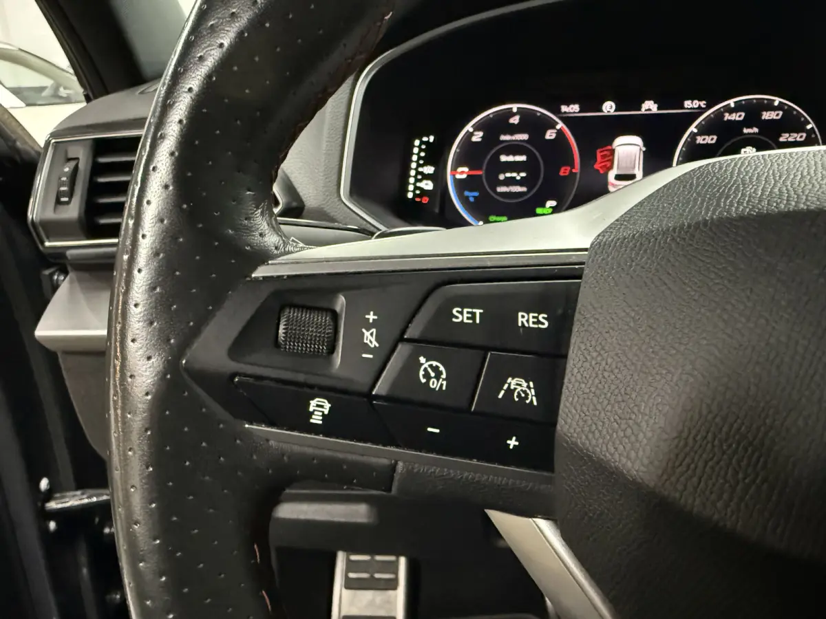 1.4 TSI e-Hybrid PHEV FR Business Intense // Leer // Led // Keyless