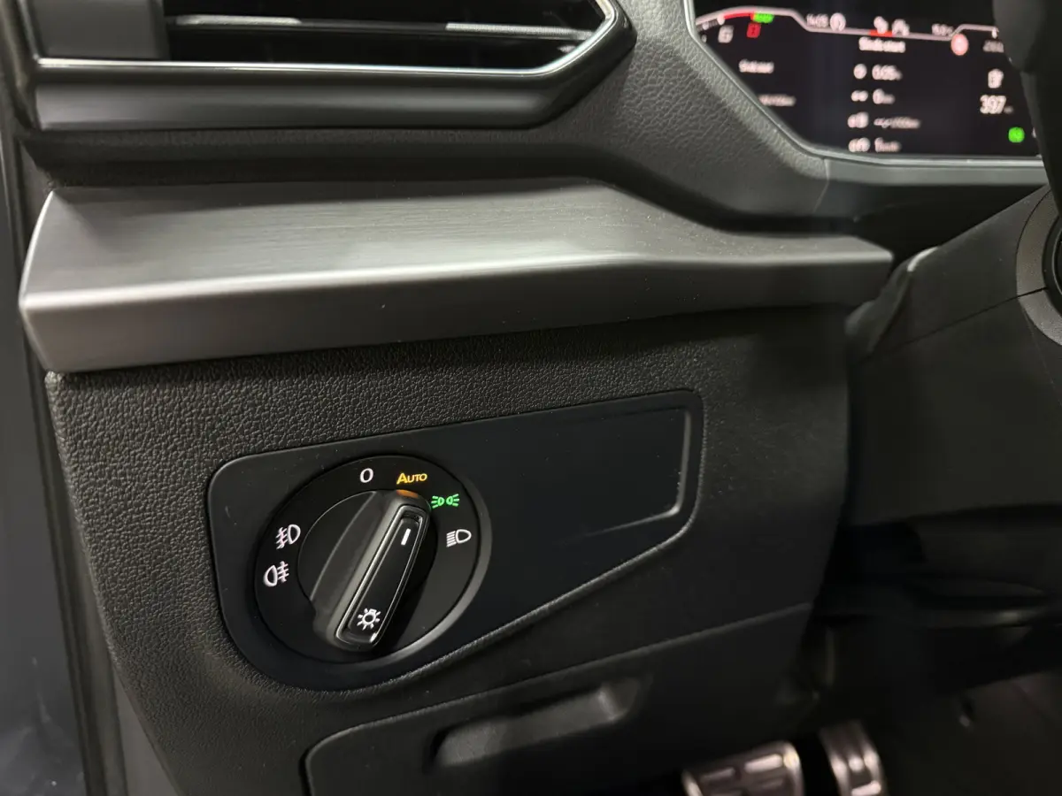 1.4 TSI e-Hybrid PHEV FR Business Intense // Leer // Led // Keyless