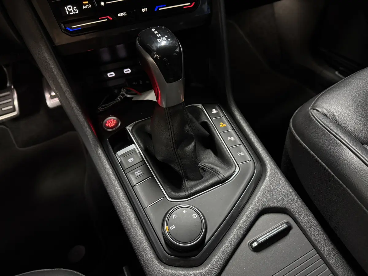 1.4 TSI e-Hybrid PHEV FR Business Intense // Leer // Led // Keyless